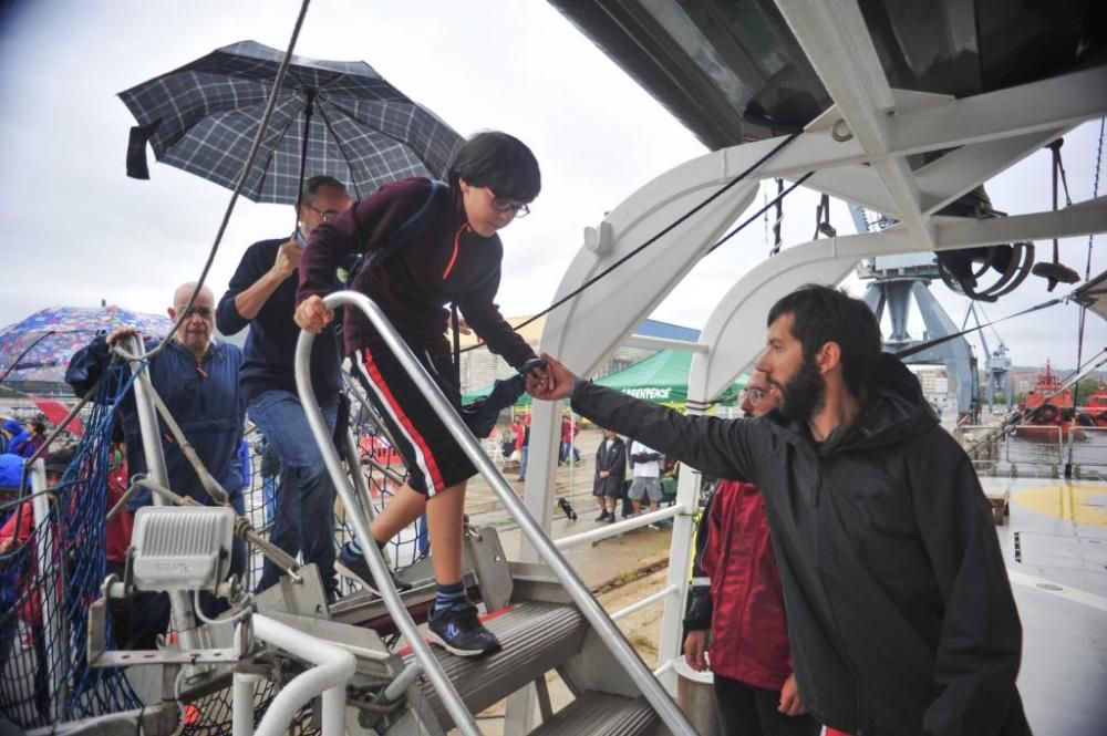 Así es el Rainbow Warrior de Greenpeace