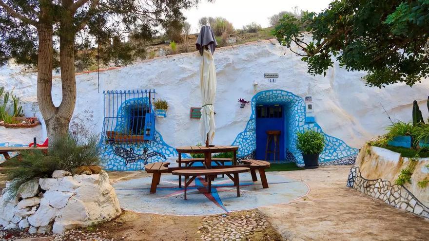 El pueblo más bonito de Alicante está repleto de cuevas que con un museo al aire libre: ni Guadalest, ni Altea
