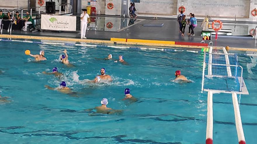 Imagen de un encuentro de esta liga del Waterpolo Málaga.