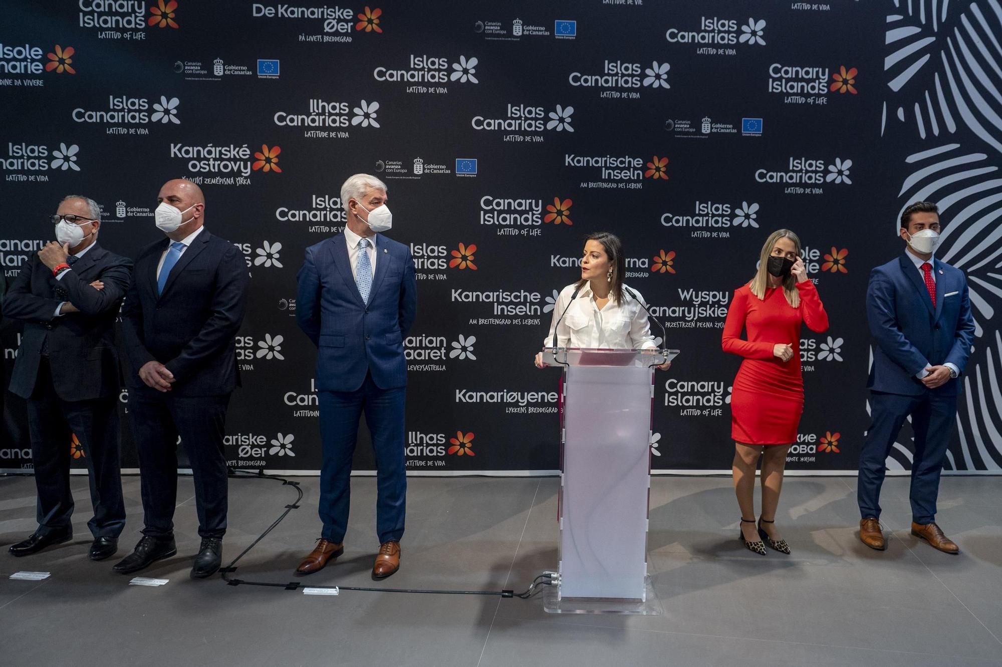 Los reyes visitan el pabellón de Canarias en Fitur 2022