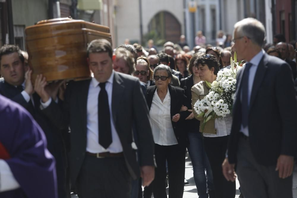 Funeral de Ramón Menéndez en Luanco