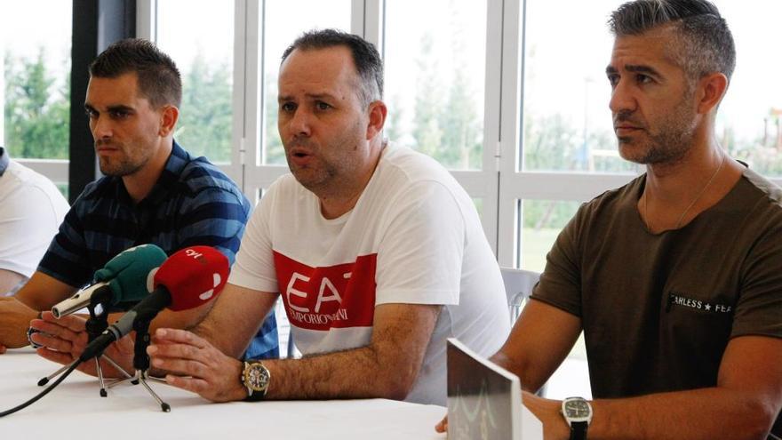 Chema en la presentación junto a Justy Fernández.