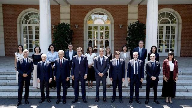El president del Govern, amb representants del consorci que impulsa la gigafactoria d’intel·ligència artificial espanyola, entre els quals es trobava Salvador Illa