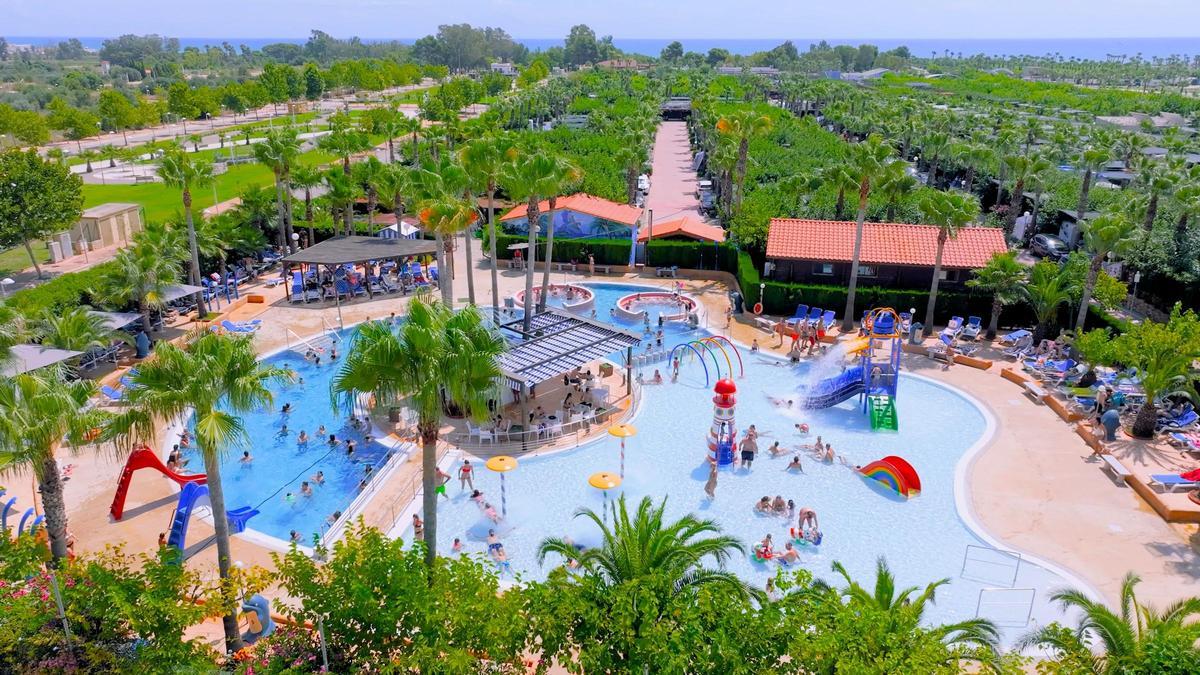 Las instalaciones de Bravoplaya están preparadas para hacer disfrutar a todo el mundo