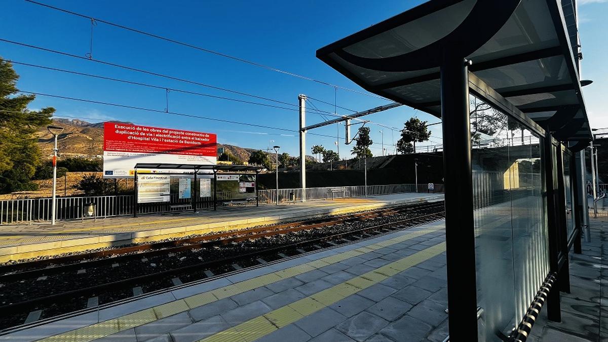 La nueva parada del Tram remodelada que corresponde a La Cala de Finestrat.