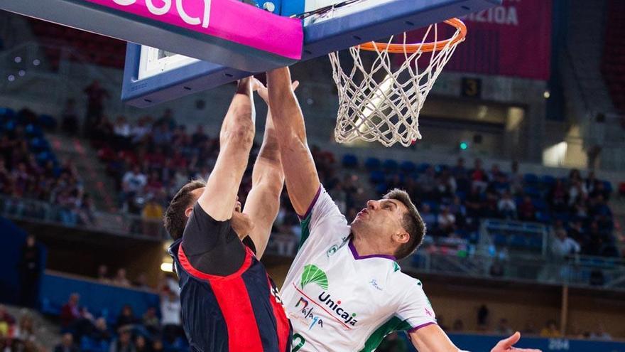 El Unicaja quiere hacerse fuerte en el Carpena para pasar a semifinales.