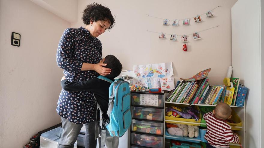 Educación recurre la decisión del juez y obliga a una profesora a trabajar con su hijo enfermo grave