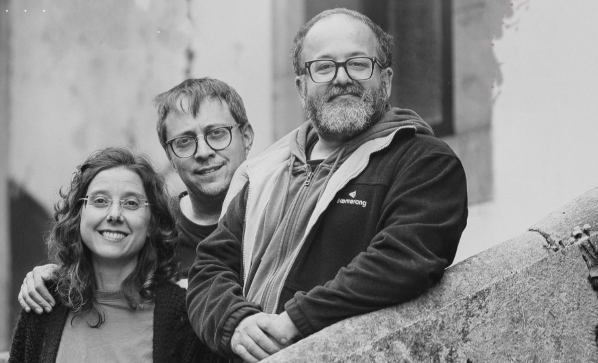 Vero Rubio, Xosé Ambás y Pepín de Muñalén , integrantes del grupo Buir.