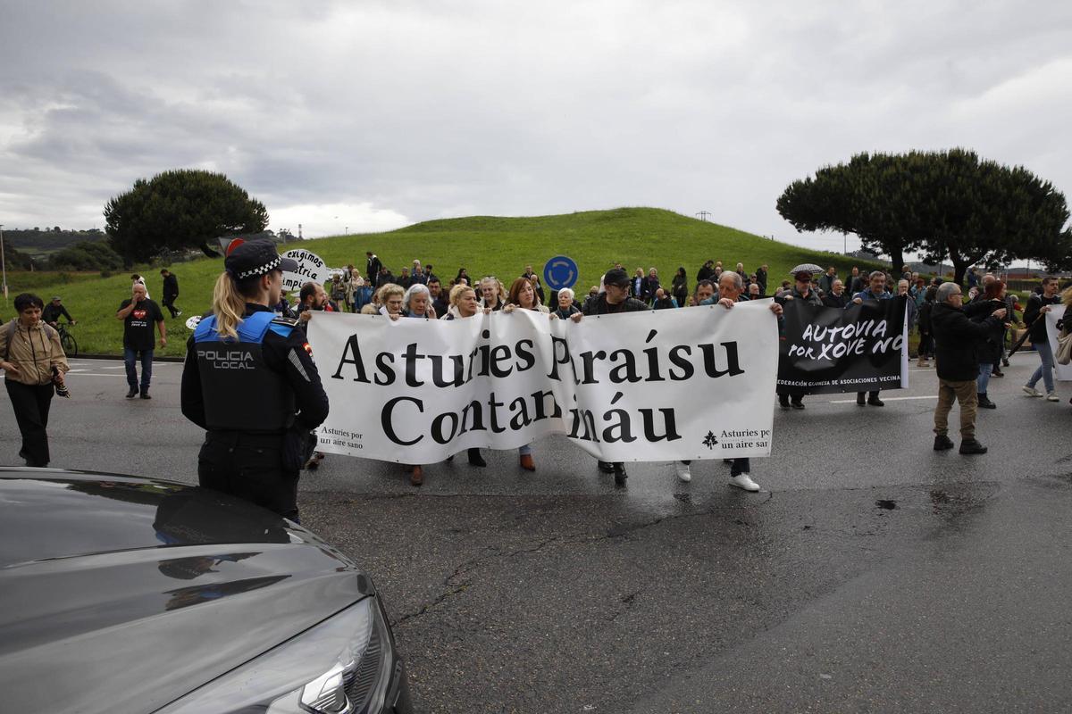 Así fue la nueva movilización vecinal en Gijón por el vial de Jove (en ...