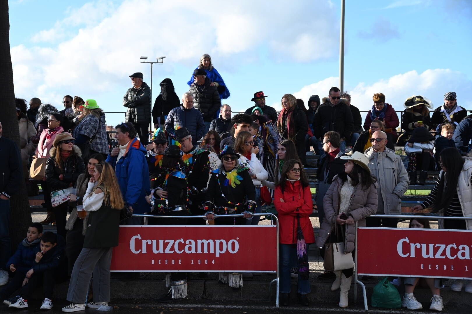 Galería | Los tractores abren el desfile de comparsas del Carnaval de Badajoz