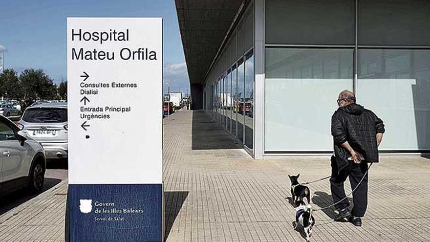 El hospital Mateu Orfila, donde se ha registrado el primer médico de las islas infectado con coronavirus.