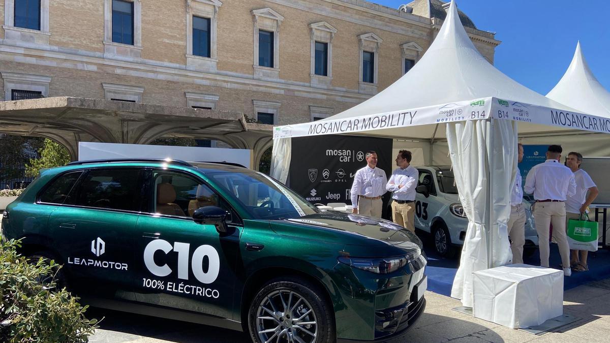 El stand de la VEM2024 con los modelos Leapmotor