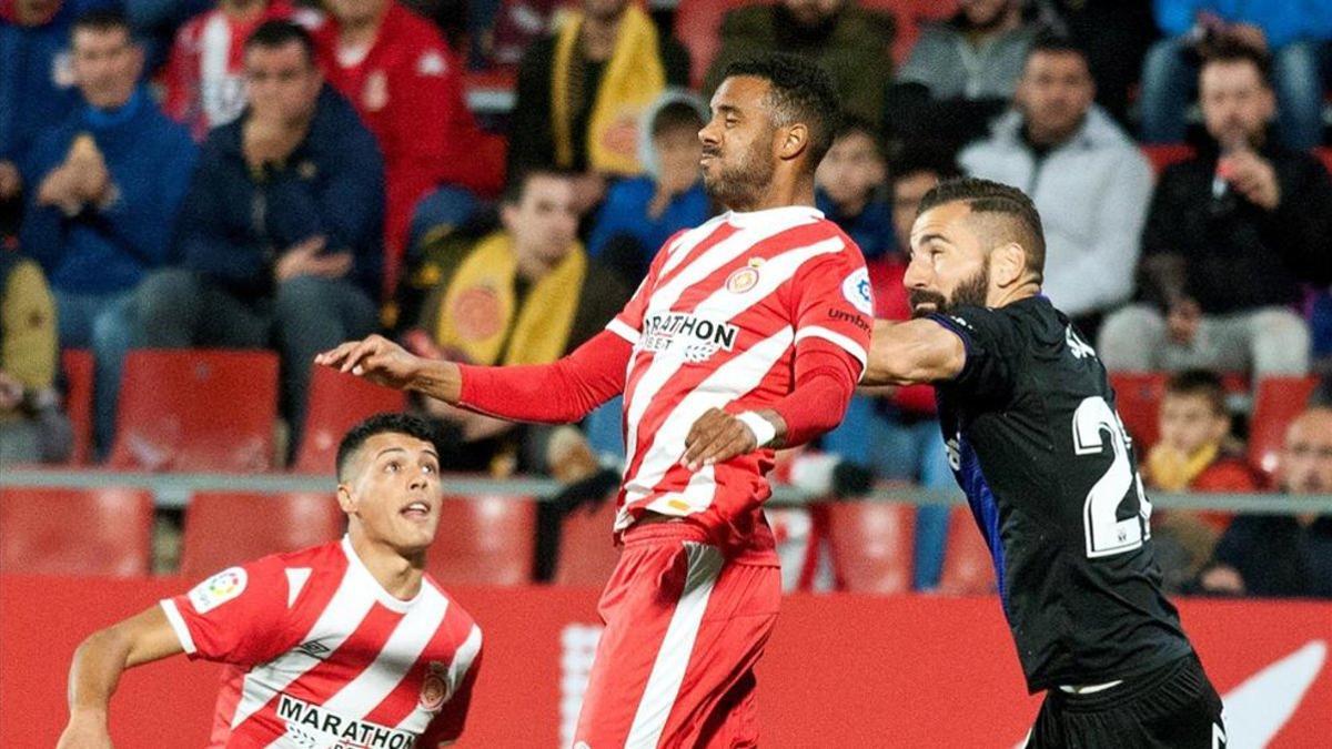 Jonas Ramalho abandonará la zaga del Girona