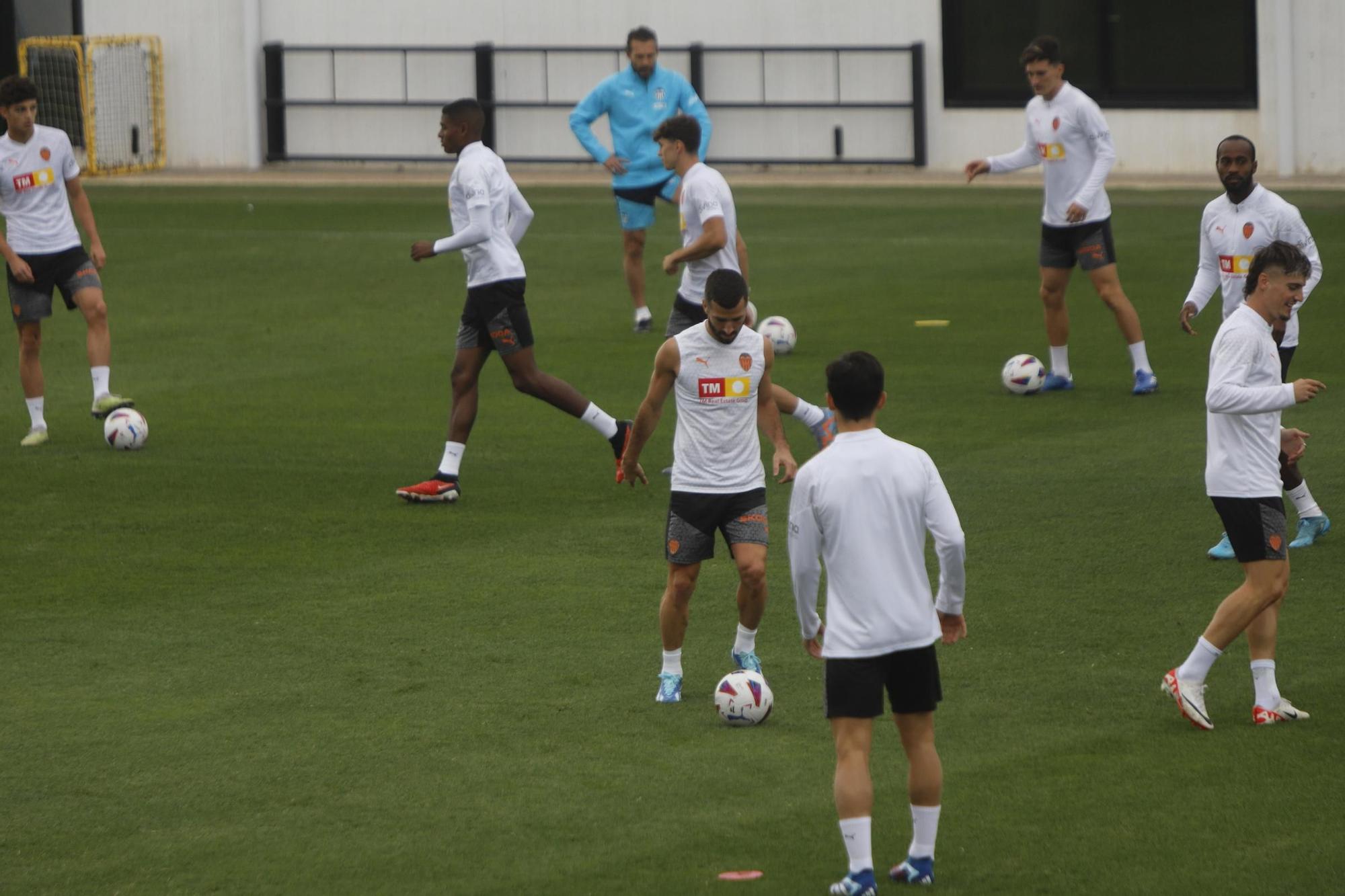 El Valencia CF se prepara para el partido de mañana frente al Cádiz