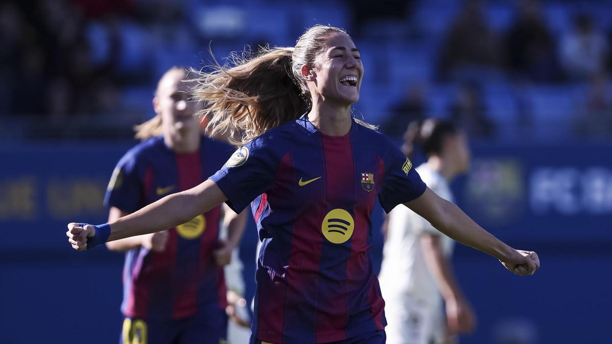 Laia Aleixandri celebra uno de sus dos goles frente al Deportivo.
