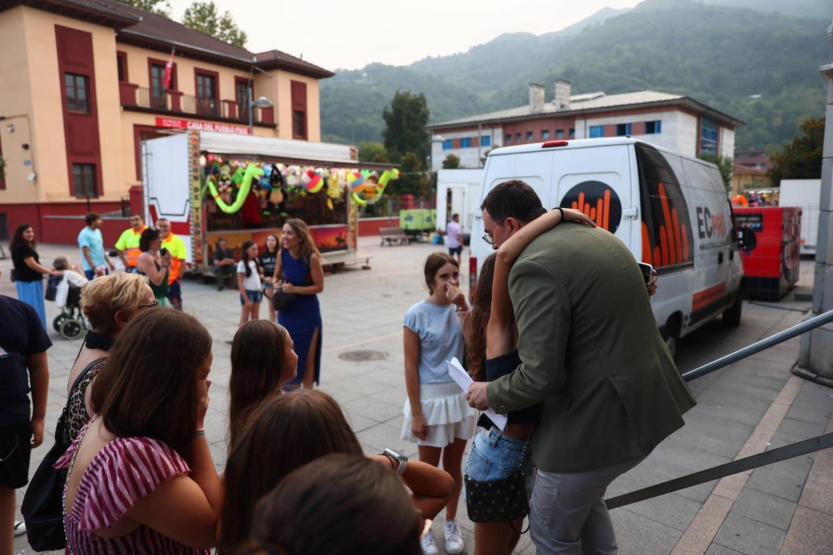 Así fue el pregón de las fiestas de Pola de Laviana, con Adrián Barbón, presidente del Principado Así fue el pregón de las fiestas de Pola de Laviana, con Adrián Barbón, presidente del Principado