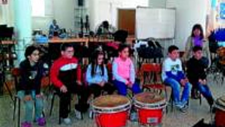 La banda de música se da a conocer a los escolares