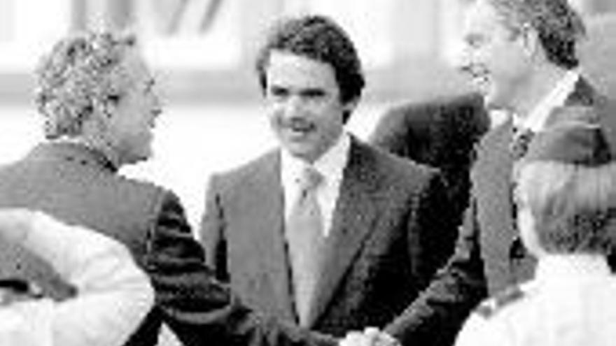 Bush, Blair y Aznar conceden a la ONU un ultimátum de 24 horas