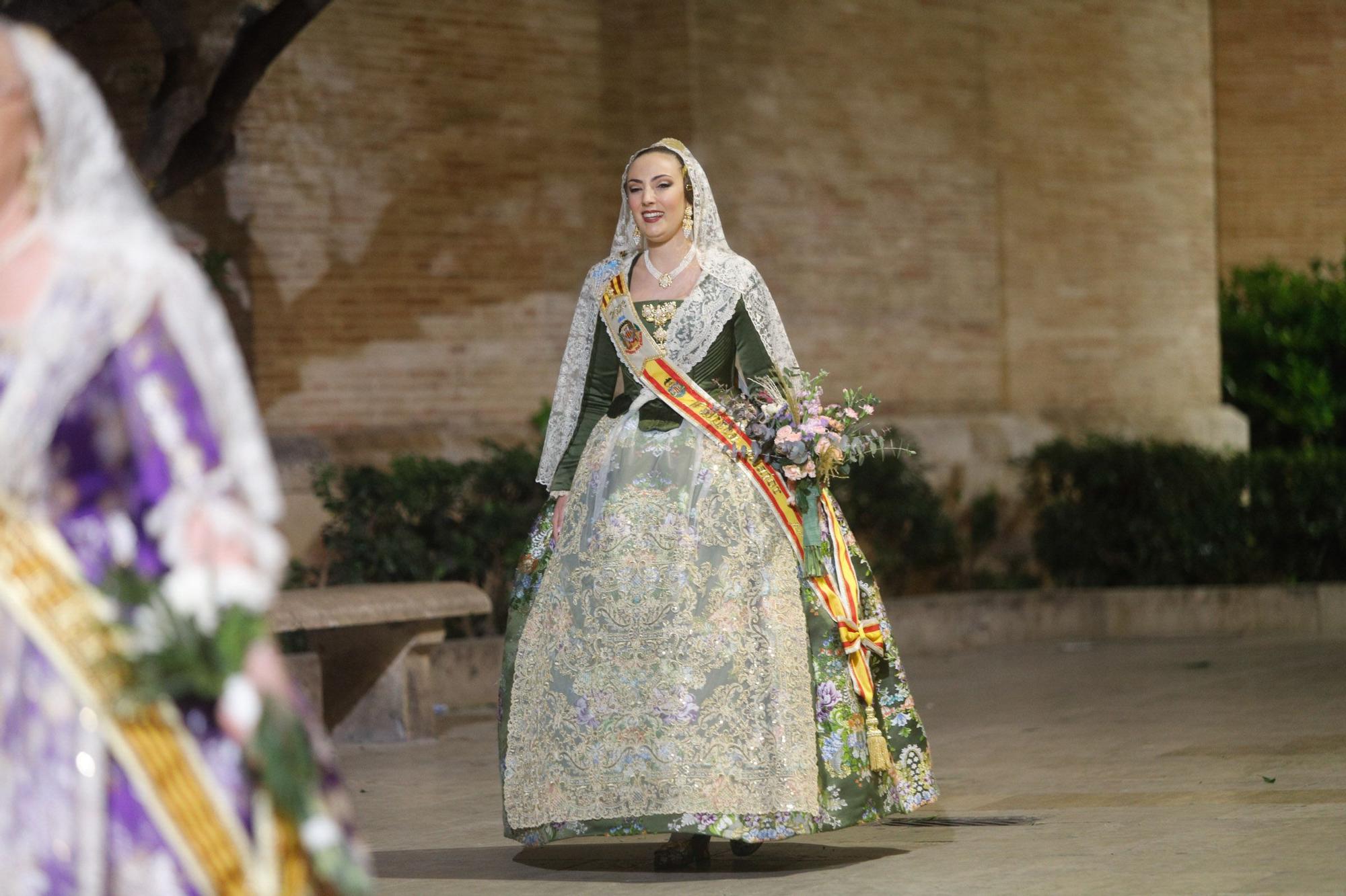 Búscate en el segundo día de la Ofrenda en la calle San Vicente entre las 23 y las 00 horas