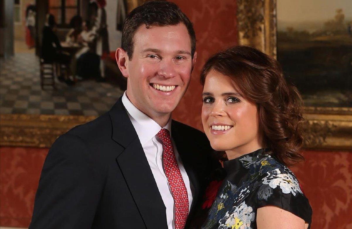 zentauroepp41736241 britain s princess eugenie of york  r  poses with her fiance181004112908