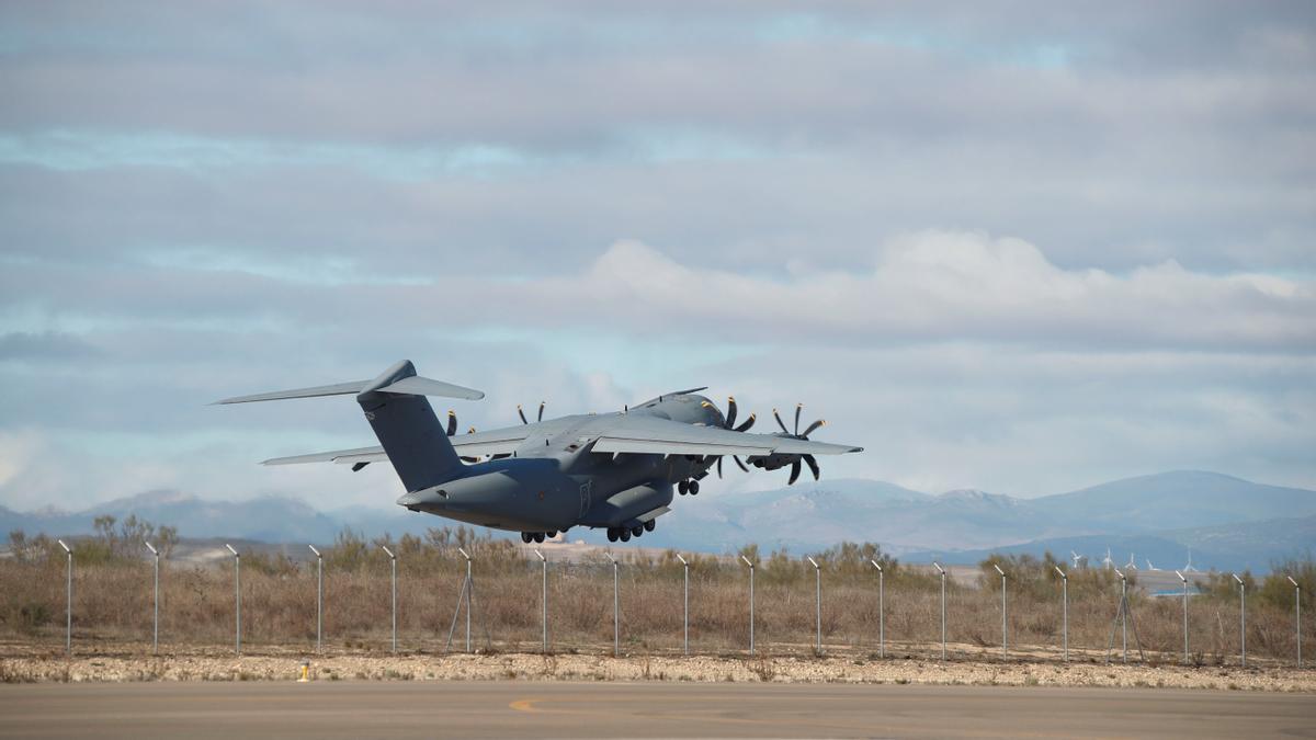 Un avión sale a Canadá para repatriar a los marineros de Villa de Pitanxo