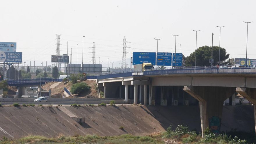 València y Xirivella celebran el nuevo puente de la A-3 entre dudas