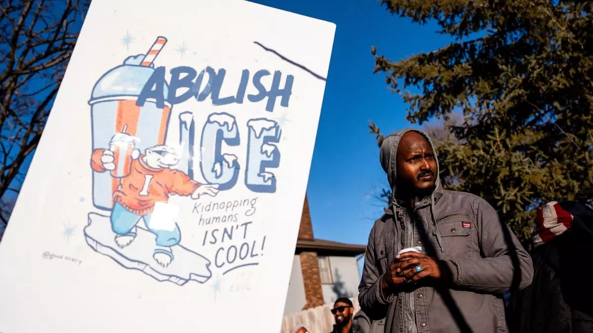 Vídeo | "No pasa nada. No estoy enfadada contigo": las últimas palabras de la mujer de Mineápolis asesinada por un agente de inmigración