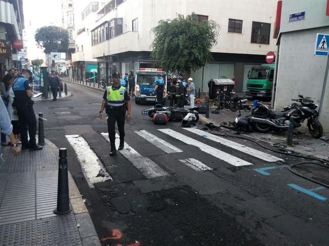 Sufre un infarto y se empotra contra un local