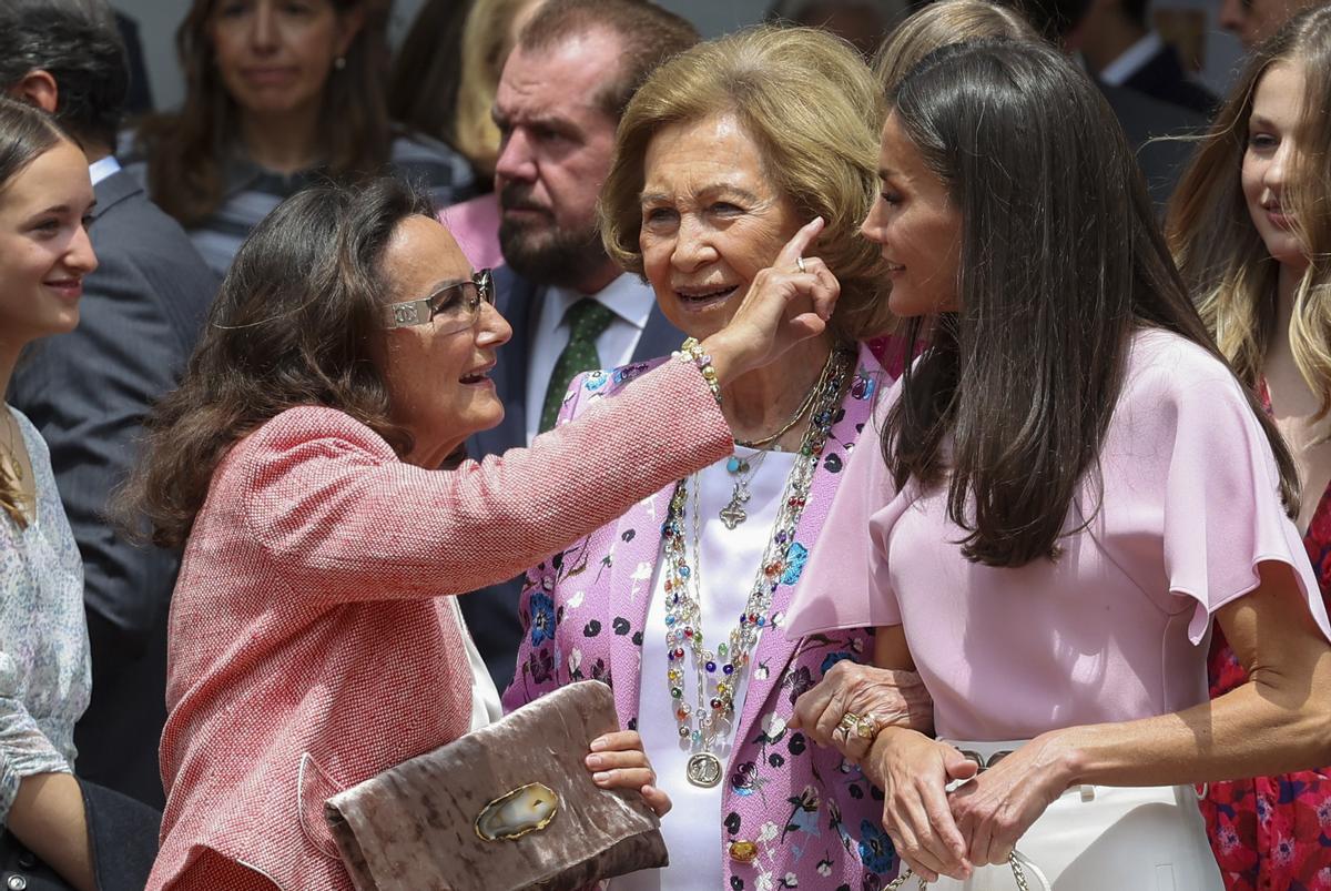 La infanta Sofía recibe la confirmación