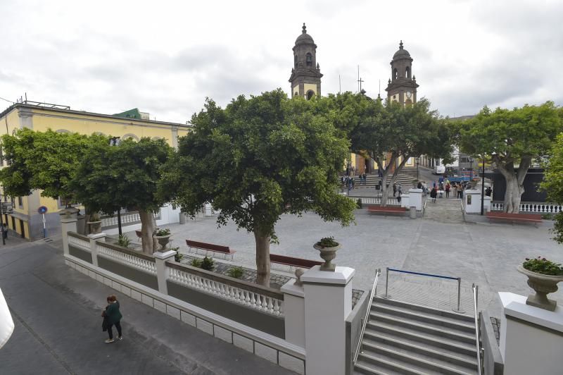 Inauguración de la remodelada plaza Grande de Guía