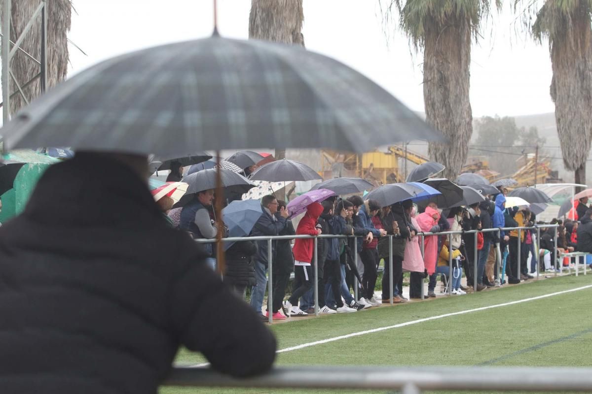 Emoción en el derbi femenino entre Córdoba y Pozoalbense