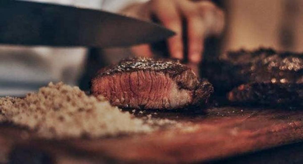 La mejor carne del mundo se sirve a orillas del Mediterráneo