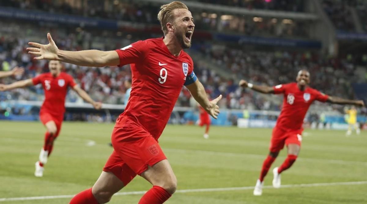 Harry Kane corre eufórico tras marcar el 1-2 de Inglaterra a Túnez.