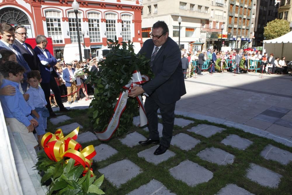 Ofrenda floral a Jovellanos en Gijón