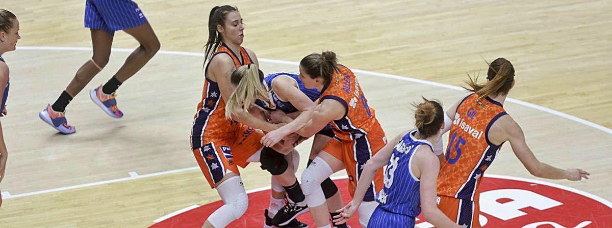 El Valencia BC logra una victoria histórica ante Perfumerías