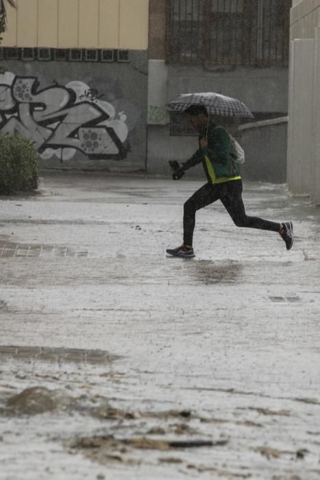 04.03.19. Las Palmas de Gran Canaria. Meteorología, tiempo. LLuvias en la capital grancanaria.  Foto Quique Curbelo  | 03/04/2019 | Fotógrafo: Quique Curbelo