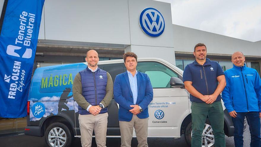 Los vehículos de Volkswagen Comerciales Canarias, con la imagen de la Tenerife Bluetrail 2019