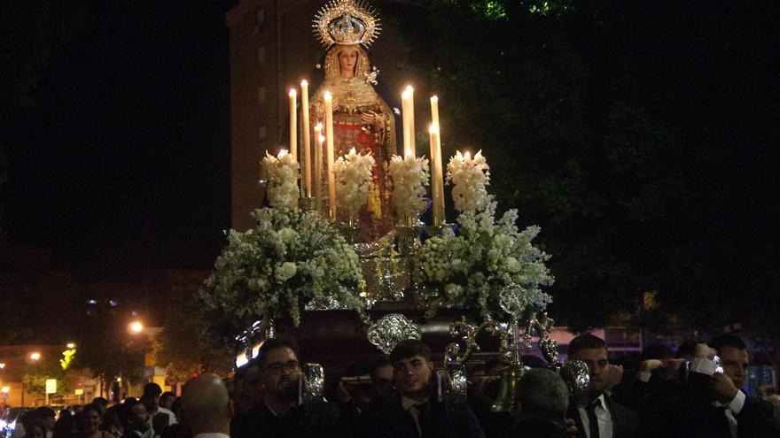 Nuevo San Andrés se echa a la calle para acompañar a la Virgen del Mar