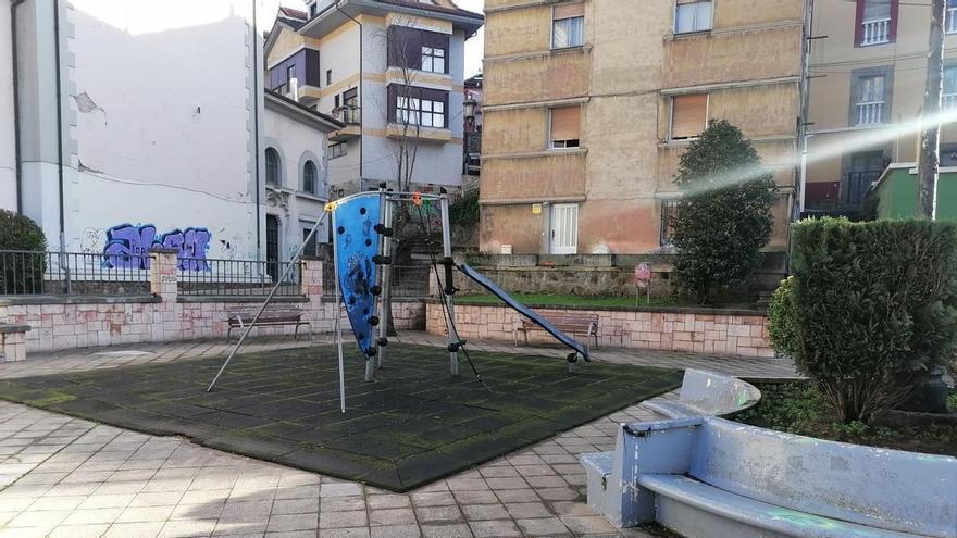 Mieres renovará con 204.000 euros las zonas de juegos infantiles de los parques de Figaredo y La Pasera