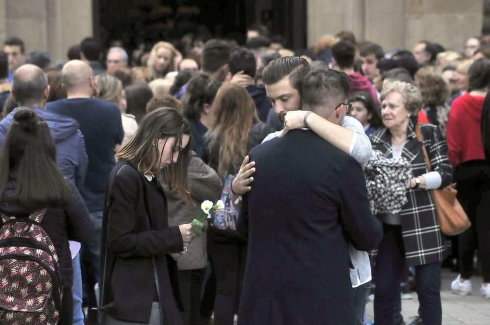 Funeral en Laviana por Marta Pérez, la joven de 17 años fallecida en accidente de tráfico.