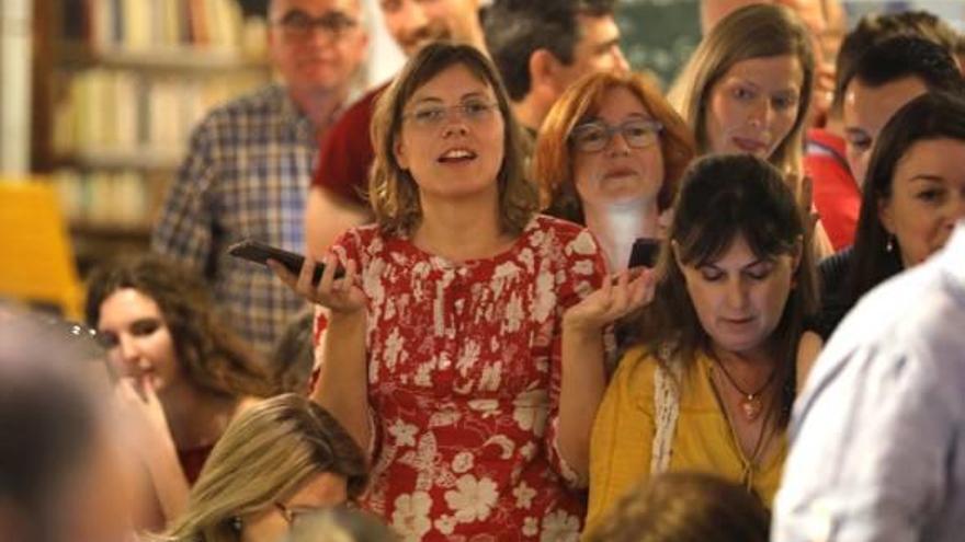 Asistentes al acto de presentación de la Bienal Russafart.