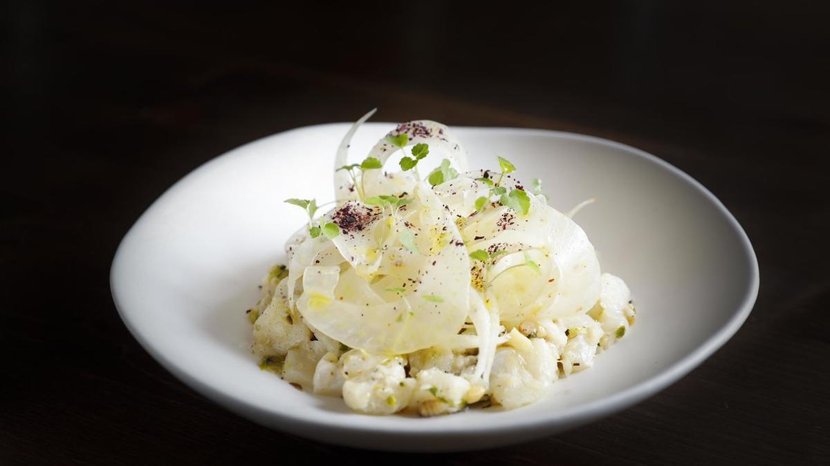 Receta de tartar de bacalao con vinagreta de navajas a la brasa de Pedro Silva, de La Tartarería