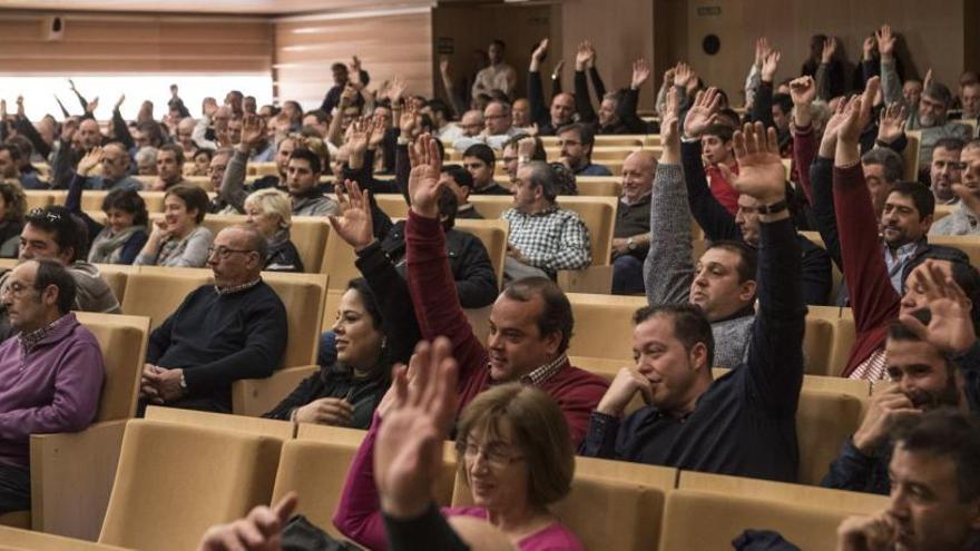 Un momento de la asamblea del Jesús Nazareno en el Ramos Carrión.