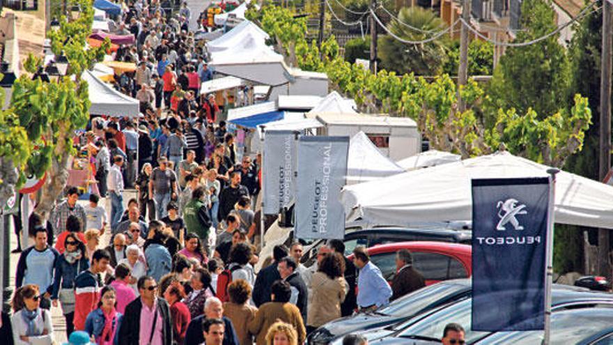 Una riada humana recorrió ayer las calles de Santa Eugènia, destacando un itinerario festivo que incluyó diversas demostraciones, degustaciones y exposiciones.