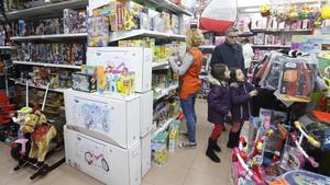 zentauroepp46369187 barcelona 27 12 2018 regalos de navidad tienda de juguetes t181227204543