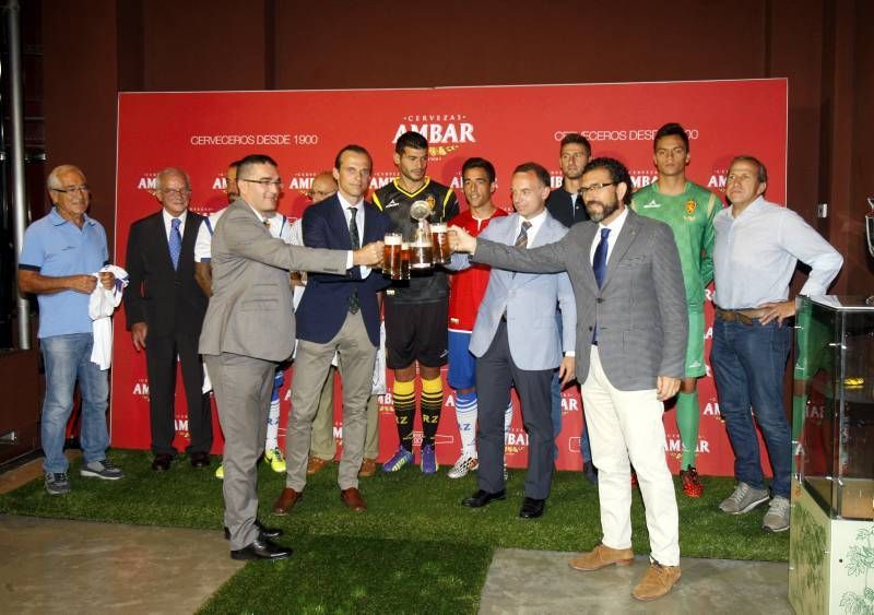 Fotogalería: presentación de las equipaciones del Real Zaragoza para esta temporada