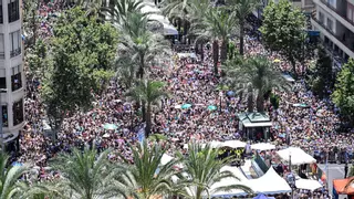 Alicante alcanzará los dos millones de visitantes en unas Hogueras de récord