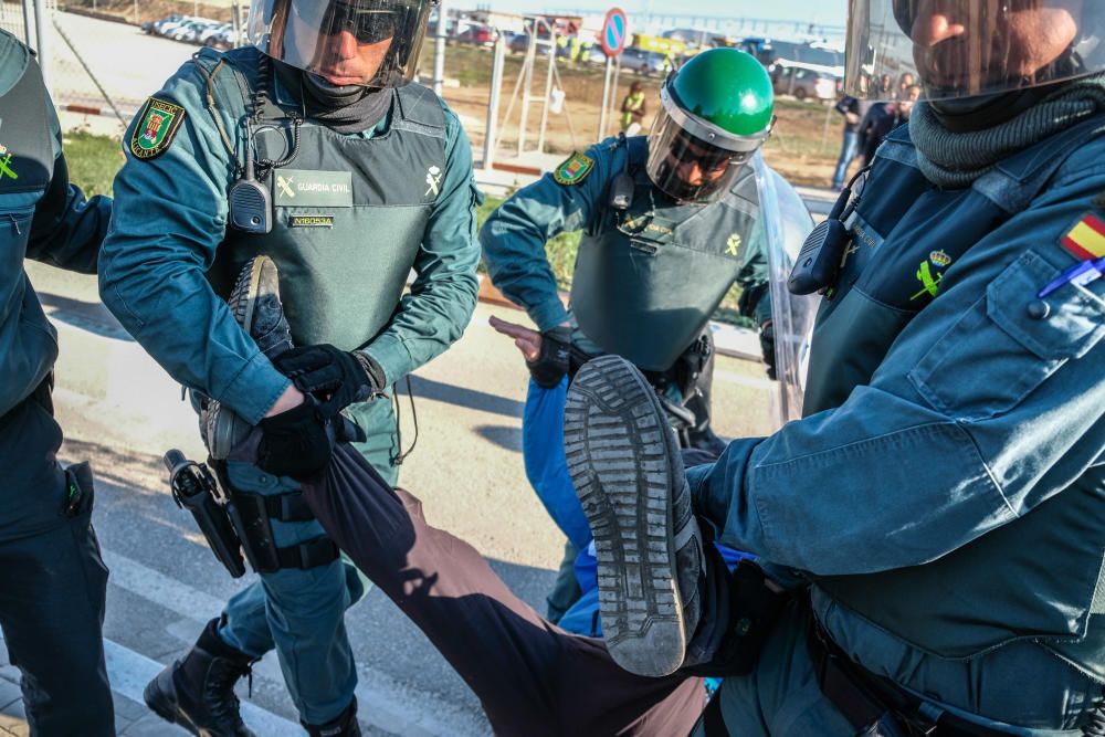 Tensión en la cárcel de Villena por la protesta de los funcionarios