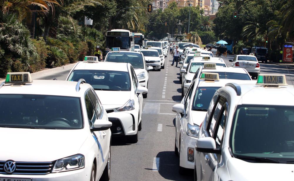 Este martes, los taxistas han continuado con sus movilizaciones