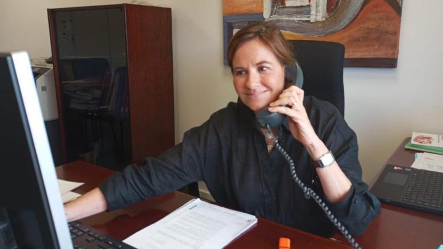 Elena Esteban, directora general de Salud Pública «Los fumadores deben